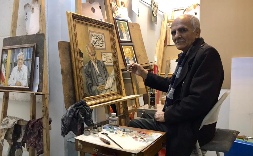 استاد محمدعلی پرواز در کارگاه نقاشی